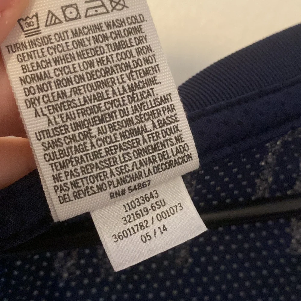 Victoria’s Secret Pink Pitt short sleeve T-shirt V-neck jersey style - Picture 7 of 7